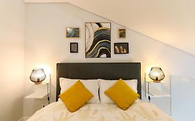 Coutinho Apartment - Modern Ap In The City Centre With Balcony