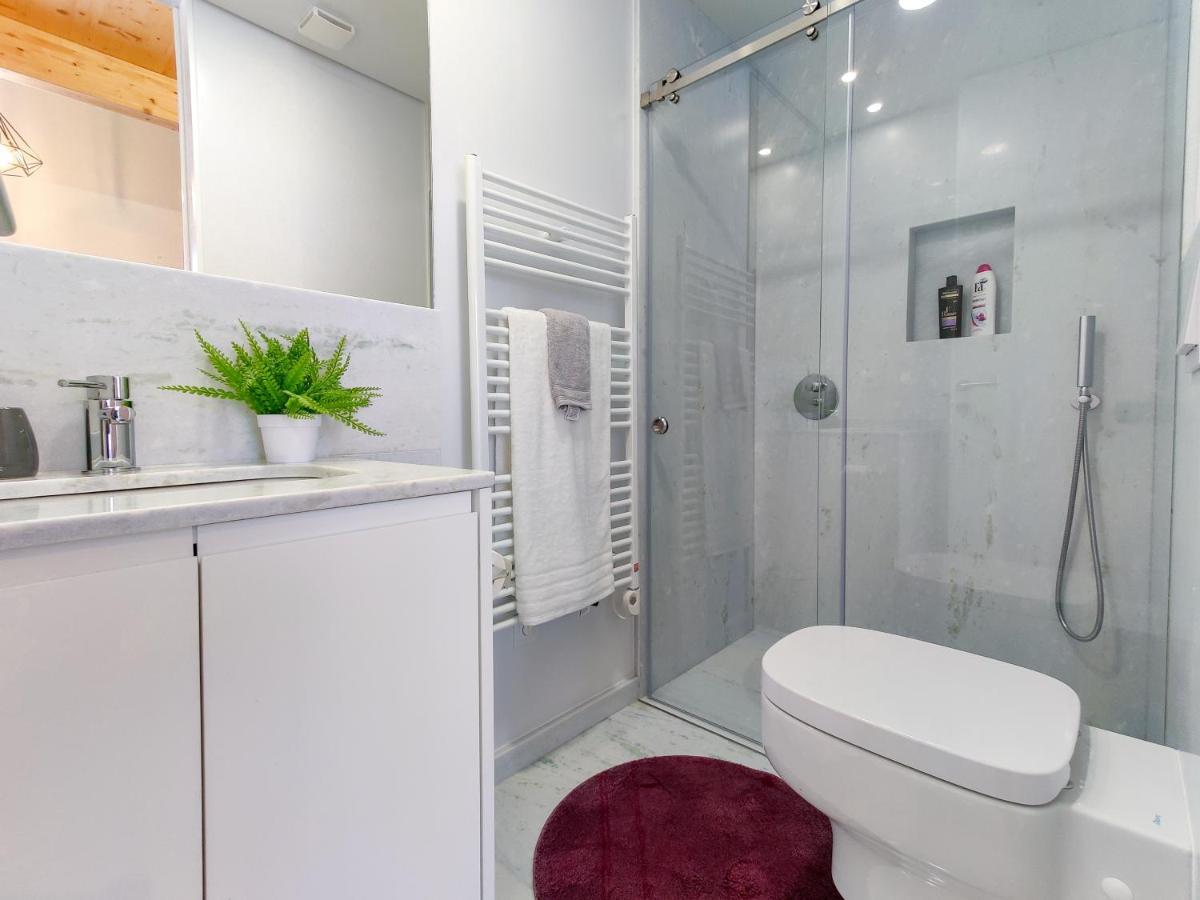 Coutinho Apartment - Modern Ap In The City Centre With Balcony Viana do Castelo Esterno foto