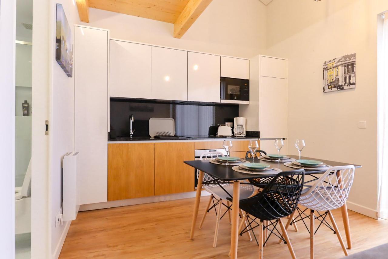Coutinho Apartment - Modern Ap In The City Centre With Balcony Viana do Castelo Esterno foto